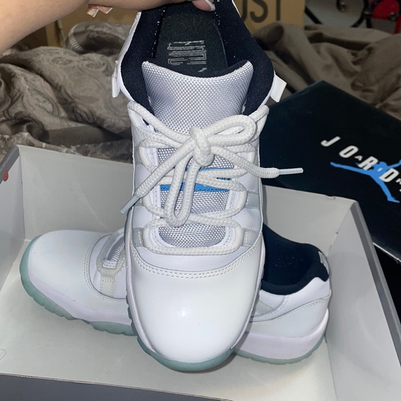 Air Jordan 11 Retro Low Legend Blue - Picture 2 of 5